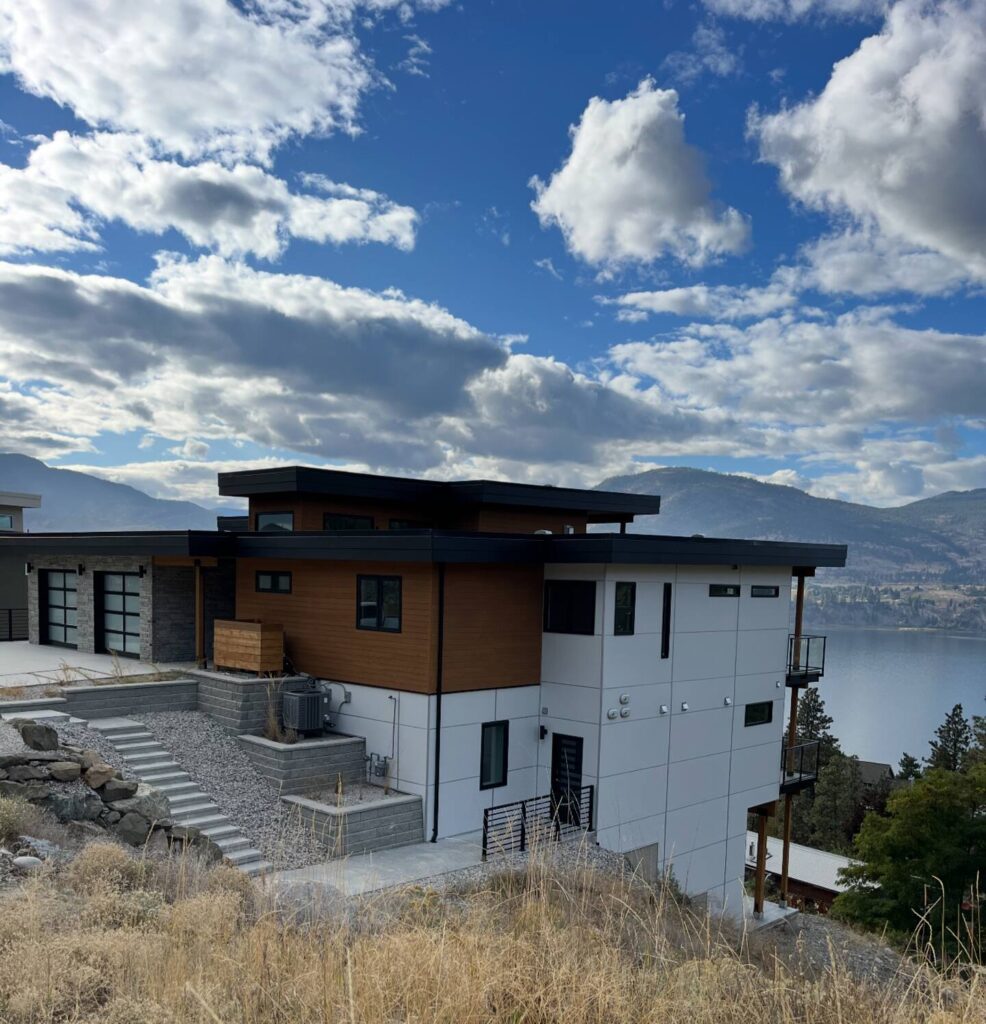 Lakeview Okanagan Retreat Outside View